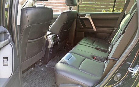 Toyota Land Cruiser Prado 150 рестайлинг 2, 2019 год, 4 950 000 рублей, 7 фотография