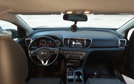 KIA Sportage IV рестайлинг, 2018 год, 1 900 000 рублей, 12 фотография