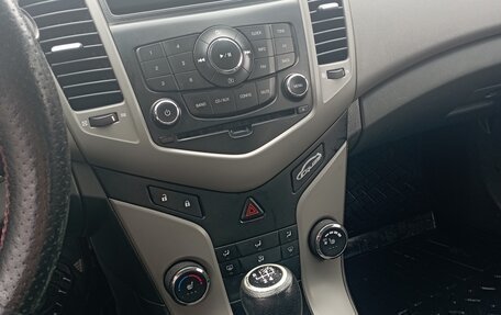 Chevrolet Cruze II, 2010 год, 470 000 рублей, 13 фотография