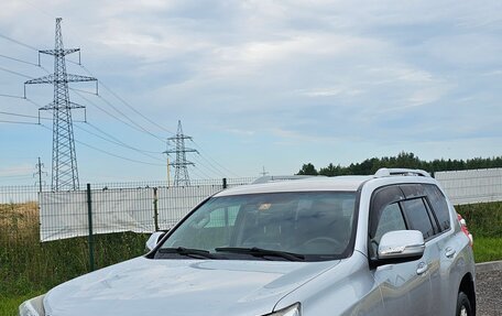 Toyota Land Cruiser Prado 150 рестайлинг 2, 2011 год, 2 850 000 рублей, 3 фотография