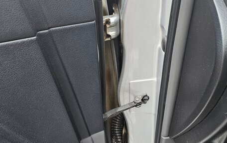 Toyota Land Cruiser Prado 150 рестайлинг 2, 2011 год, 2 850 000 рублей, 8 фотография