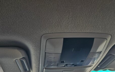 Toyota Land Cruiser Prado 150 рестайлинг 2, 2011 год, 2 850 000 рублей, 15 фотография