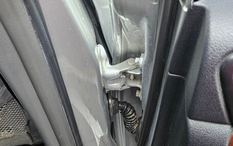 Toyota Land Cruiser Prado 150 рестайлинг 2, 2011 год, 2 850 000 рублей, 11 фотография