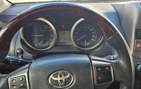 Toyota Land Cruiser Prado 150 рестайлинг 2, 2011 год, 2 850 000 рублей, 16 фотография