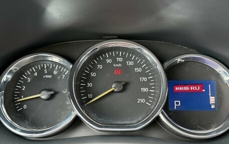 Renault Logan II, 2016 год, 695 000 рублей, 11 фотография