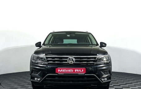 Volkswagen Tiguan II, 2018 год, 2 397 000 рублей, 2 фотография