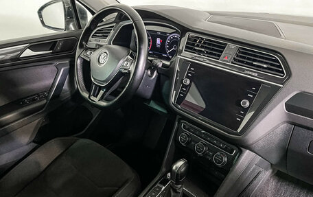 Volkswagen Tiguan II, 2018 год, 2 397 000 рублей, 9 фотография