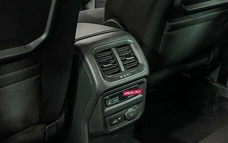 Volkswagen Tiguan II, 2018 год, 2 397 000 рублей, 15 фотография