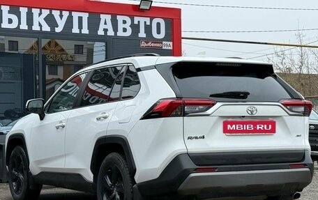 Toyota RAV4, 2020 год, 3 220 000 рублей, 8 фотография