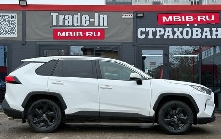 Toyota RAV4, 2020 год, 3 220 000 рублей, 13 фотография