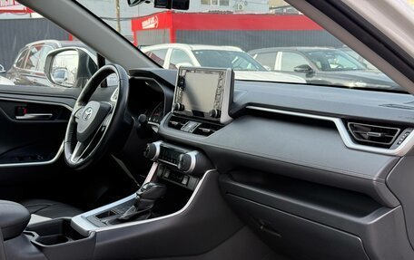 Toyota RAV4, 2020 год, 3 220 000 рублей, 34 фотография