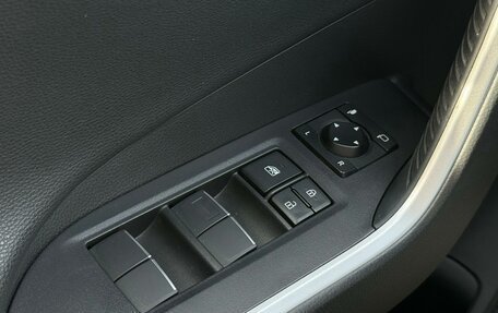 Toyota RAV4, 2020 год, 3 220 000 рублей, 30 фотография