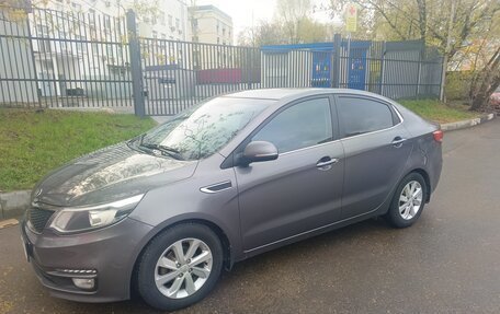 KIA Rio III рестайлинг, 2015 год, 980 000 рублей, 2 фотография