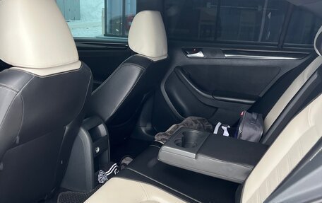 Volkswagen Jetta VI, 2015 год, 1 500 000 рублей, 12 фотография