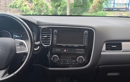 Mitsubishi Outlander III рестайлинг 3, 2014 год, 1 750 000 рублей, 12 фотография