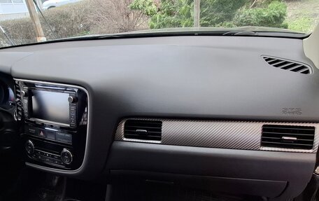 Mitsubishi Outlander III рестайлинг 3, 2014 год, 1 750 000 рублей, 18 фотография