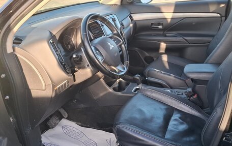 Mitsubishi Outlander III рестайлинг 3, 2014 год, 1 750 000 рублей, 21 фотография