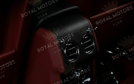 Rolls-Royce Cullinan, 2020 год, 35 000 000 рублей, 15 фотография