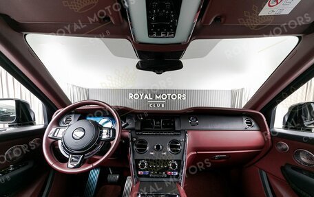 Rolls-Royce Cullinan, 2020 год, 35 000 000 рублей, 8 фотография