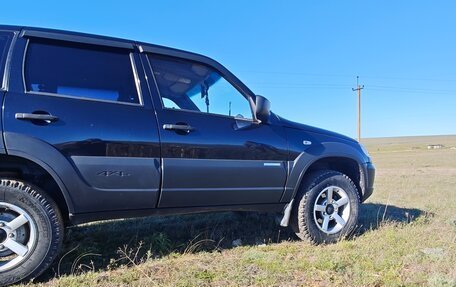 Chevrolet Niva I рестайлинг, 2011 год, 600 000 рублей, 4 фотография