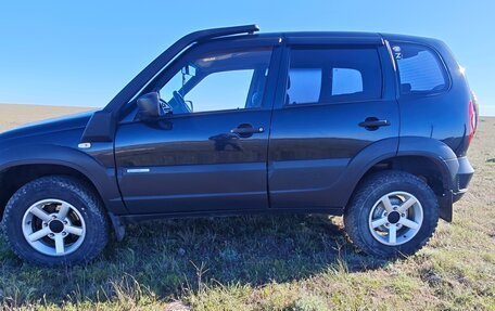 Chevrolet Niva I рестайлинг, 2011 год, 600 000 рублей, 3 фотография