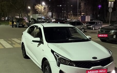 KIA Rio IV, 2021 год, 1 050 000 рублей, 4 фотография