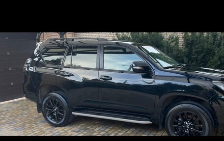 Toyota Land Cruiser Prado 150 рестайлинг 2, 2021 год, 8 000 000 рублей, 3 фотография