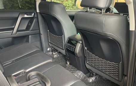 Toyota Land Cruiser Prado 150 рестайлинг 2, 2021 год, 8 000 000 рублей, 6 фотография