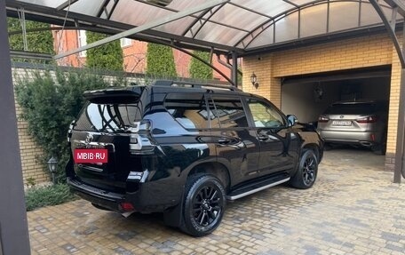 Toyota Land Cruiser Prado 150 рестайлинг 2, 2021 год, 8 000 000 рублей, 4 фотография