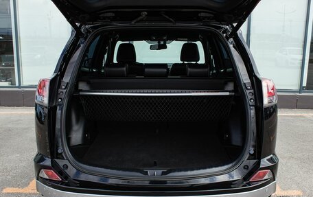 Toyota RAV4, 2017 год, 2 700 000 рублей, 23 фотография