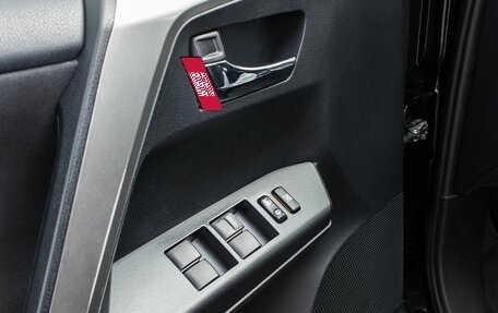 Toyota RAV4, 2017 год, 2 700 000 рублей, 21 фотография