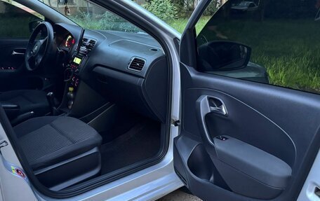 Volkswagen Polo VI (EU Market), 2011 год, 680 000 рублей, 14 фотография