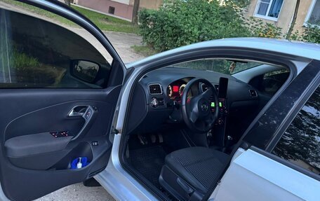 Volkswagen Polo VI (EU Market), 2011 год, 680 000 рублей, 19 фотография