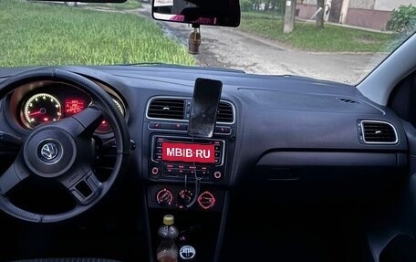 Volkswagen Polo VI (EU Market), 2011 год, 680 000 рублей, 18 фотография