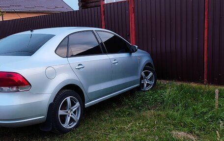 Volkswagen Polo VI (EU Market), 2011 год, 680 000 рублей, 36 фотография