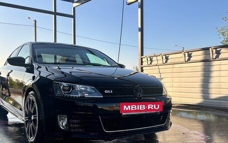 Volkswagen Jetta VI, 2011 год, 810 000 рублей, 6 фотография