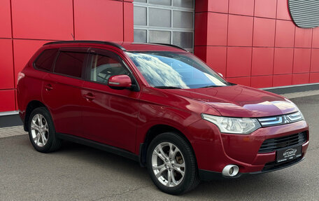 Mitsubishi Outlander III рестайлинг 3, 2013 год, 1 345 000 рублей, 3 фотография