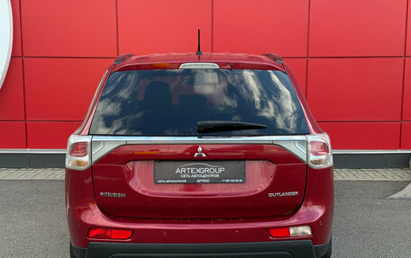 Mitsubishi Outlander III рестайлинг 3, 2013 год, 1 345 000 рублей, 6 фотография