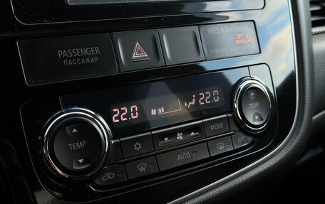 Mitsubishi Outlander III рестайлинг 3, 2013 год, 1 345 000 рублей, 13 фотография