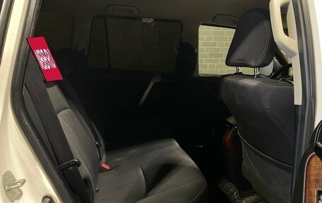 Toyota Land Cruiser Prado 150 рестайлинг 2, 2015 год, 3 700 000 рублей, 11 фотография