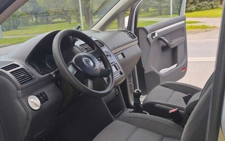 Volkswagen Touran III, 2004 год, 560 000 рублей, 4 фотография