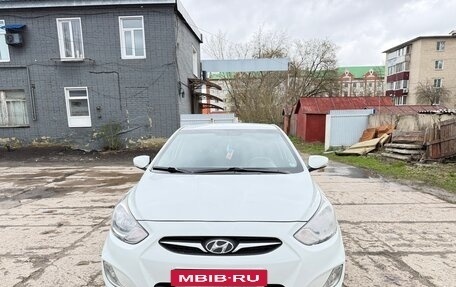 Hyundai Solaris II рестайлинг, 2011 год, 880 000 рублей, 1 фотография