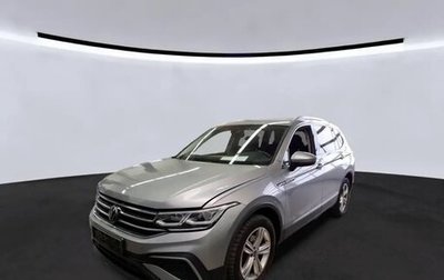 Volkswagen Tiguan II, 2021 год, 2 582 000 рублей, 1 фотография
