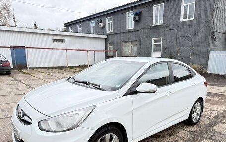 Hyundai Solaris II рестайлинг, 2011 год, 880 000 рублей, 3 фотография