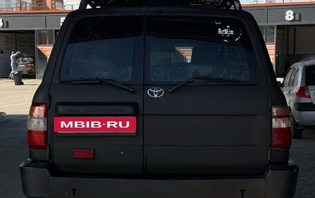 Toyota Land Cruiser 100 рестайлинг 2, 2004 год, 2 290 000 рублей, 4 фотография