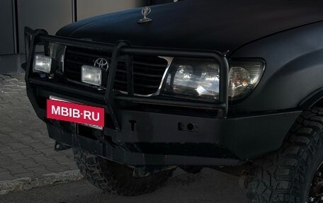 Toyota Land Cruiser 100 рестайлинг 2, 2004 год, 2 290 000 рублей, 7 фотография