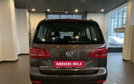Volkswagen Touran III, 2012 год, 816 000 рублей, 4 фотография