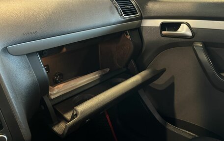 Volkswagen Touran III, 2012 год, 816 000 рублей, 29 фотография