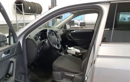 Volkswagen Tiguan II, 2021 год, 2 582 000 рублей, 6 фотография