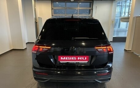 Volkswagen Tiguan II, 2022 год, 2 540 000 рублей, 4 фотография